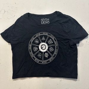 Seven Lions cropped tee
